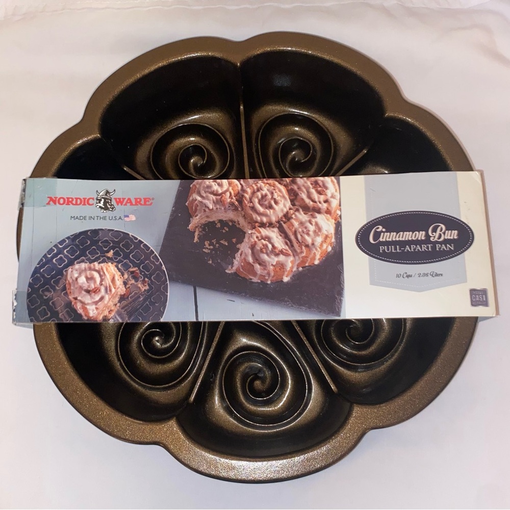 Nordic Ware Bronze Cinnamon Bun Pull-Apart Bake Pan